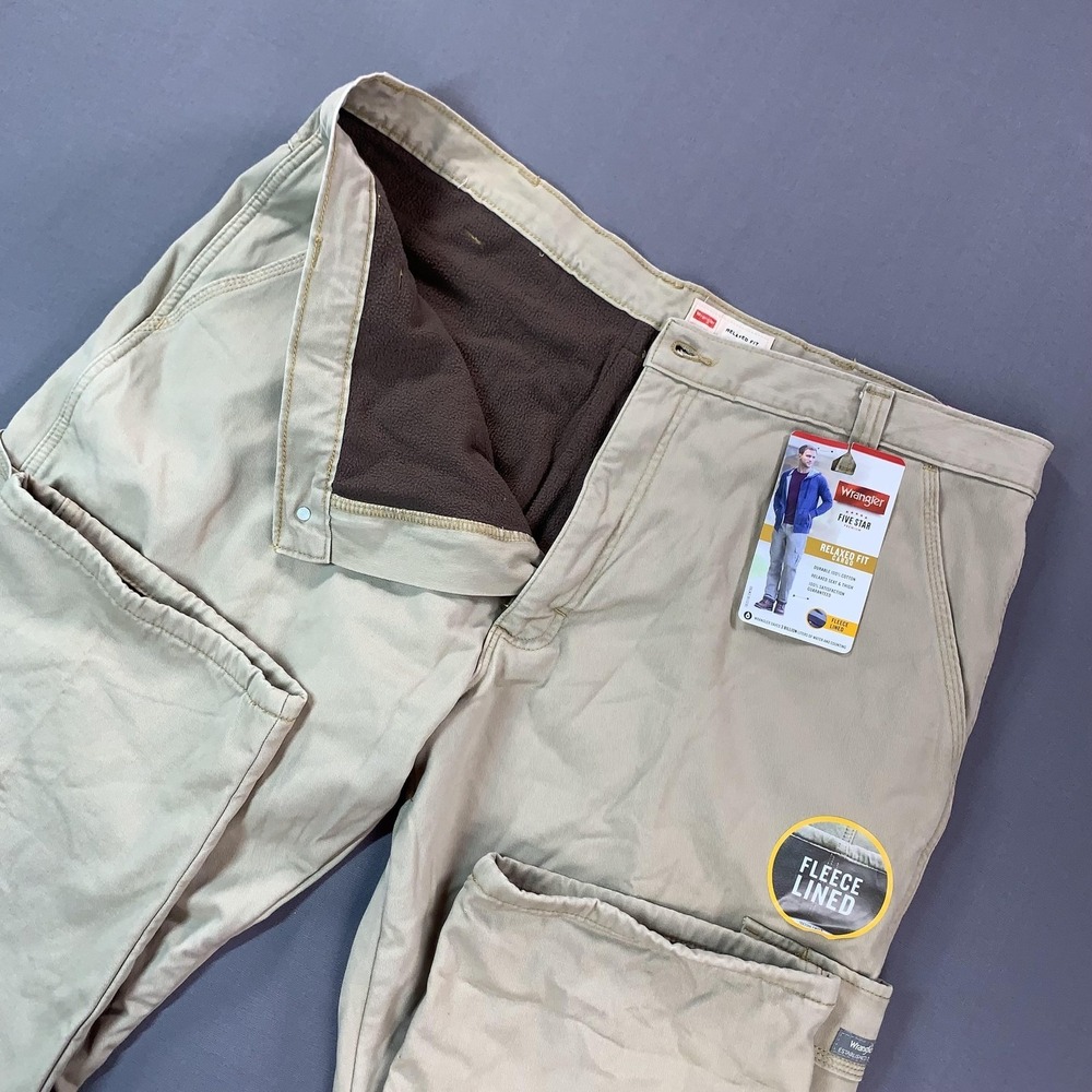 NEW Wrangler Cargo Pants Mens 42x30 Beige Five Star Relaxed Fleece Lined *Flaw*